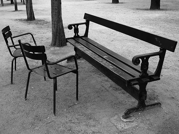 bench conversing with chairs